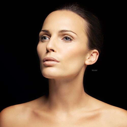 Woman with a slender neck